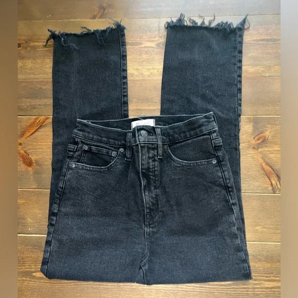 Madewell Cali Demi-Boot Jeans in Bayland Wash: Raw-Hem Edition - Picture 5 of 7